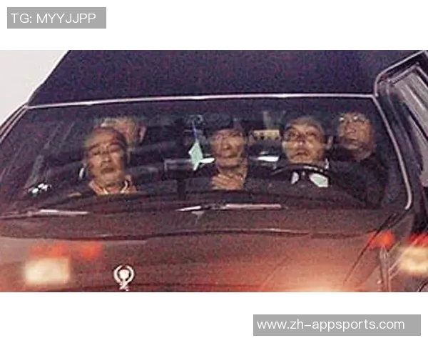 鲁尼即将迎来40岁生日化身牙叔献唱皇后乐队经典歌曲庆祝盛典 鲁尼即将迎来40岁生日化身牙叔献唱皇后乐队经典歌曲庆祝盛典