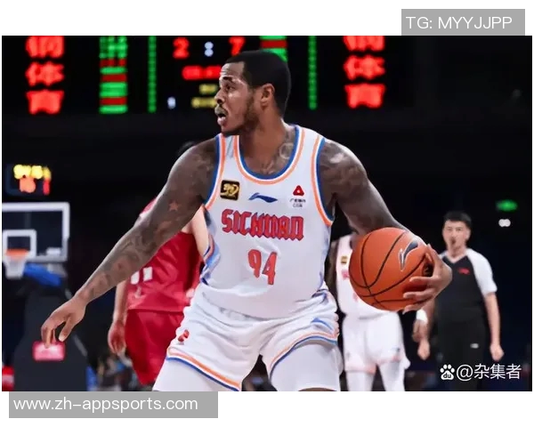 亨特表现出色半场高效6中5砍下12分6板1助1断依旧稳健展现实力 亨特表现出色半场高效6中5砍下12分6板1助1断依旧稳健展现实力