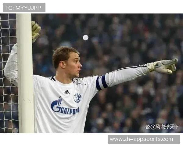 拉基蒂奇与诺伊尔阿萨莫阿合影穆勒赞叹组合实力强大