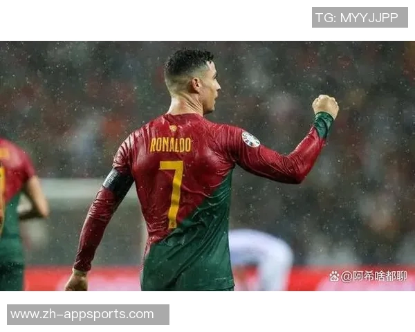 C罗单刀挑射被扑裁判判越位引发争议球迷热议比赛判罚